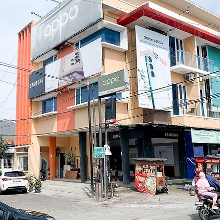 Karins Guesthouse Syariah Redpartner باندونج المظهر الخارجي الصورة
